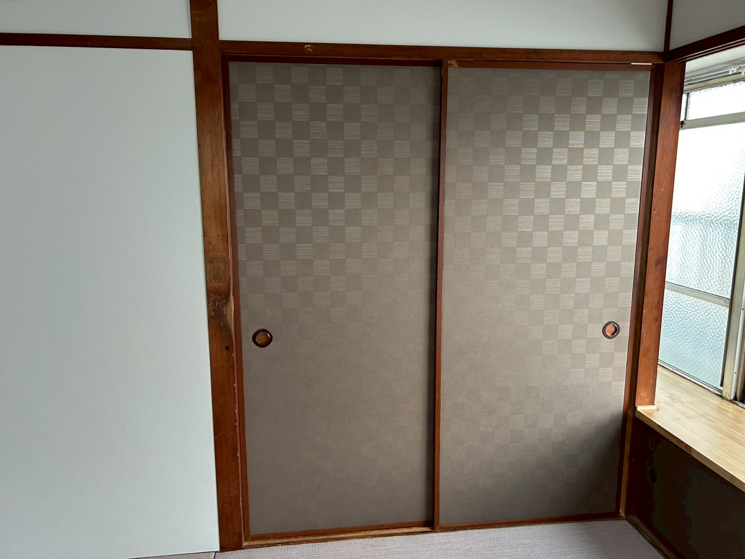 施工後ブラウン市松柄襖