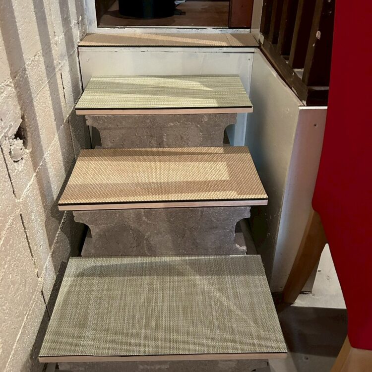 土足で上がれる階段を作りたい！汚れがつきにくくクッション性のある畳素材